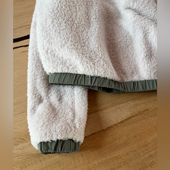 Vuori Cozy Sherpa Popover - Dune - Small - Picture 11 of 13